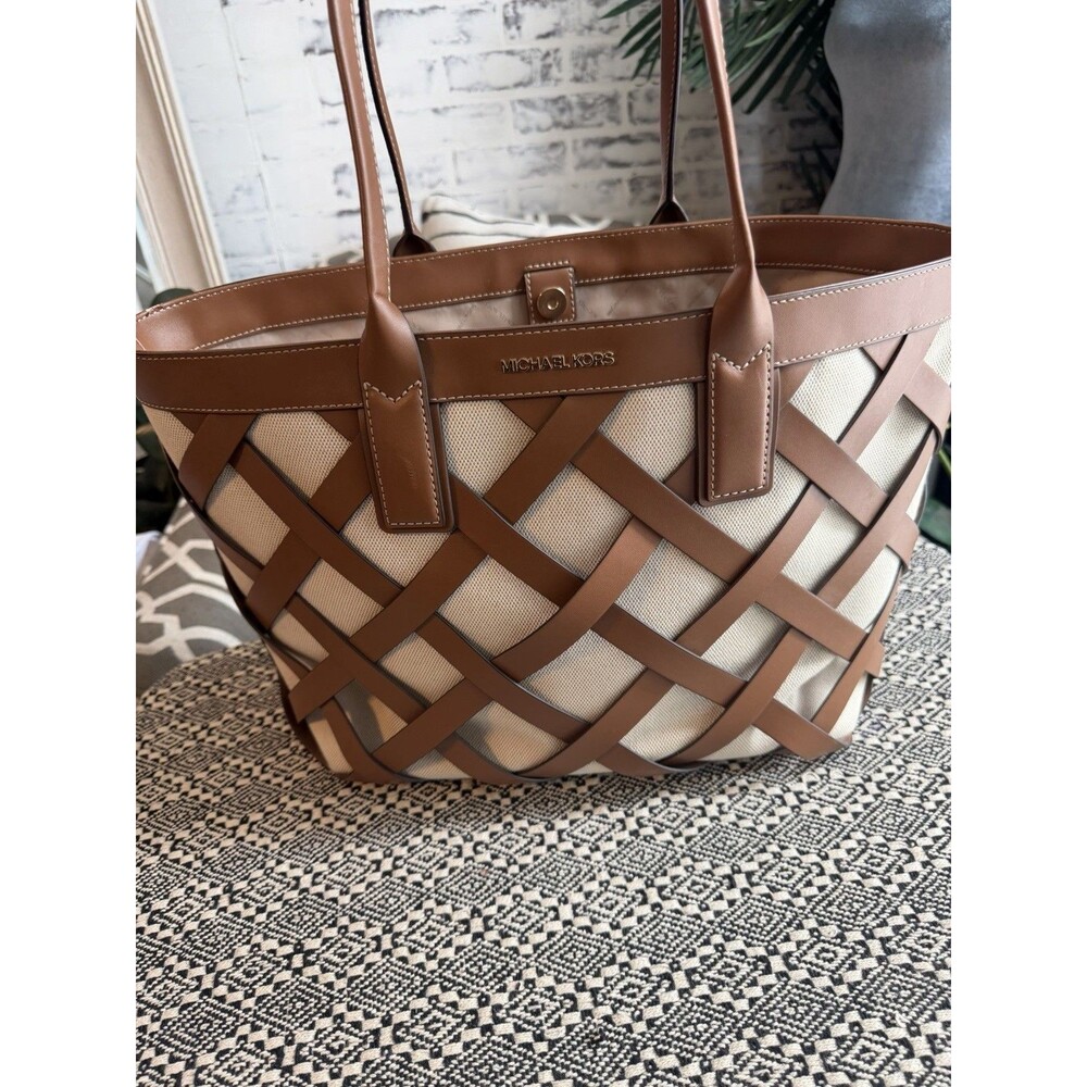 Michael Kors Sienna Tote Shoulder Bag Brown. Retails $398